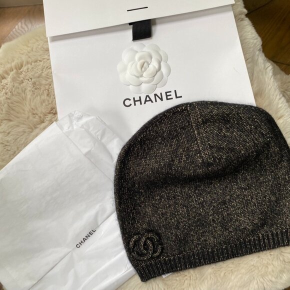 CHANEL Black and Gold Metallic Beanie Hat with Tags